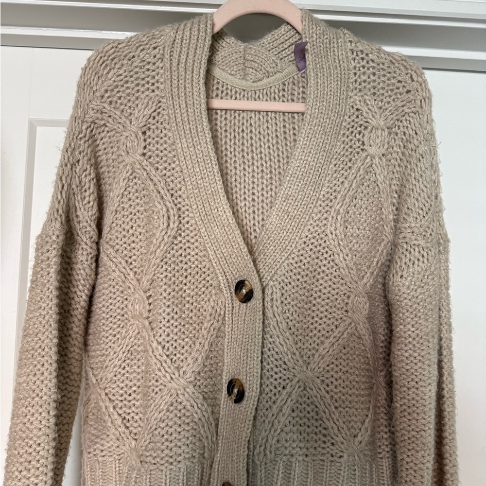 Francesca’s Chunky Knit Sweater - Picture 2 of 4